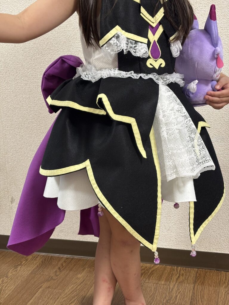 手作りしたキュアアルカナ・シャドウのプリキュア風衣装:スカート